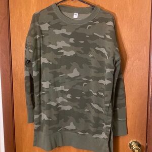 Dark camo sweatshirt